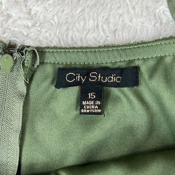 City Studio flirty gold button and green lace a line ruffle dress, size 14 - Picture 7 of 10